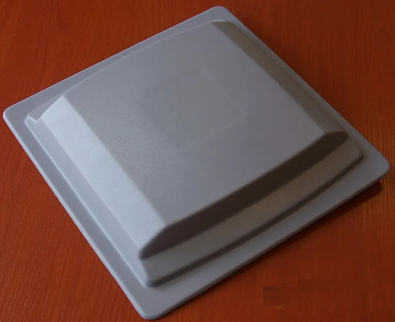 Antena RFID UHF berbentuk panel